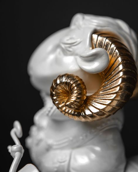 Statuette Rebellious Aries with Gold