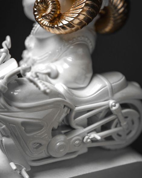 Statuette Rebellious Aries with Gold