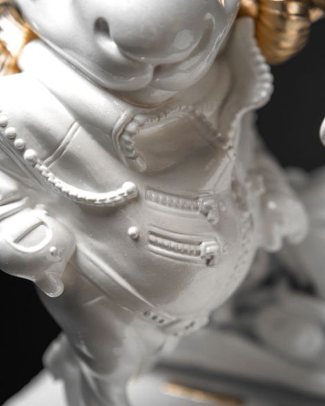 Statuette Rebellious Aries with Gold