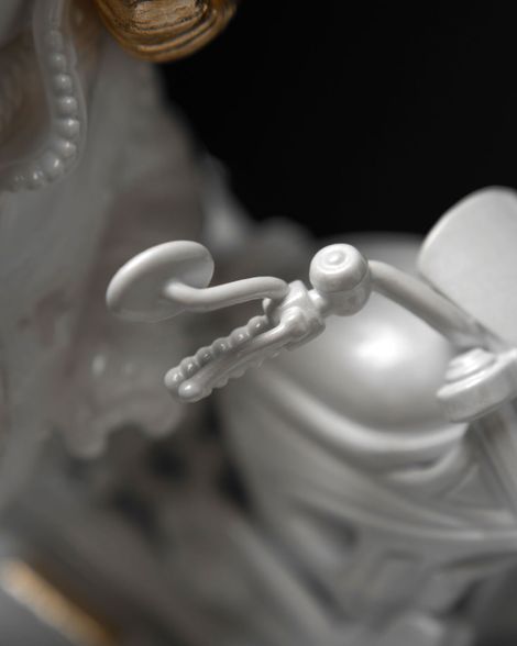 Statuette Rebellious Aries with Gold