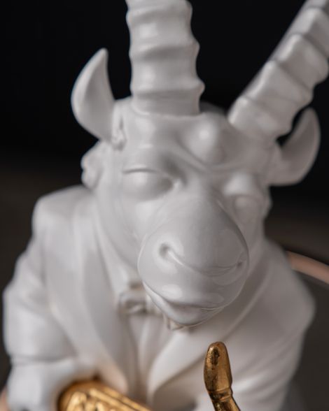 Statuette “Capricorn in the Rhythm of Jazz with Gold”