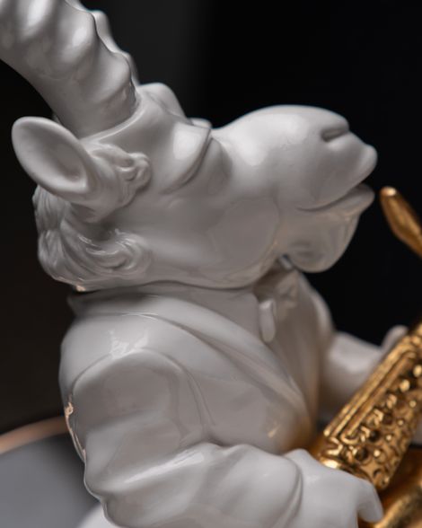 Statuette “Capricorn in the Rhythm of Jazz with Gold”