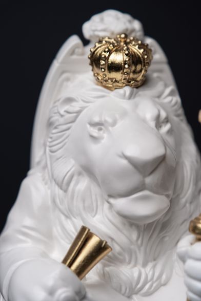 Statuette “Brutal Leo with Gold”