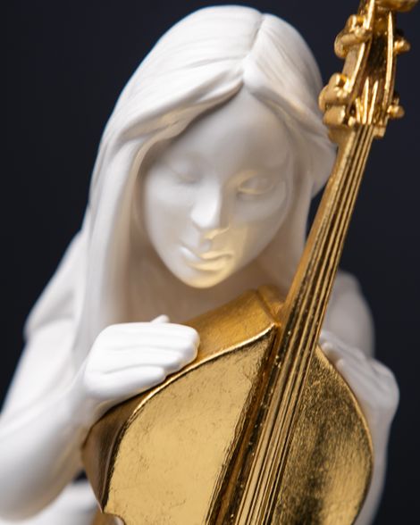 Statuette “Musical Virgo with Gold”