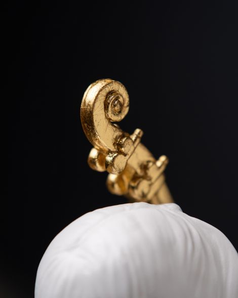 Statuette “Musical Virgo with Gold”