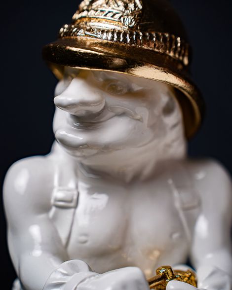 Statuette The Firefighting Aquarius with Gold
