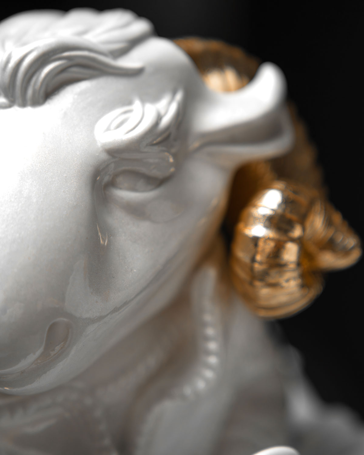 Statuette Rebellious Aries with Gold