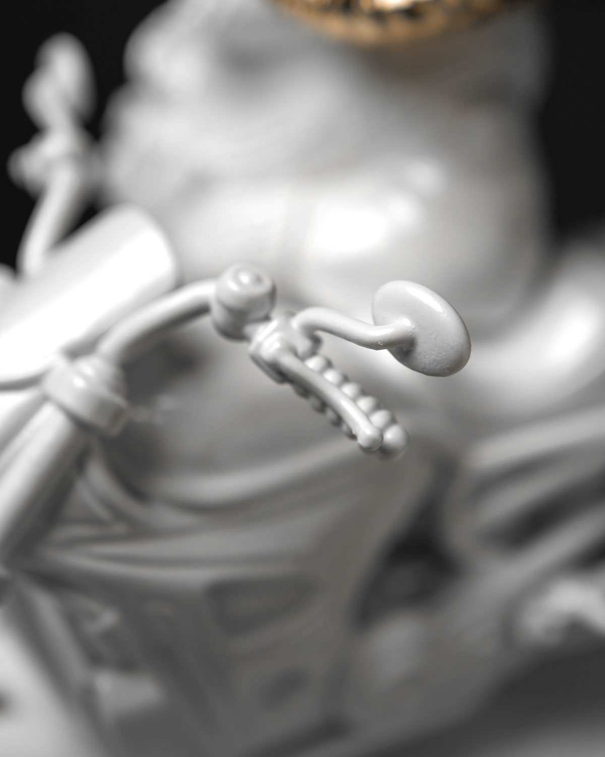 Statuette Rebellious Aries with Gold