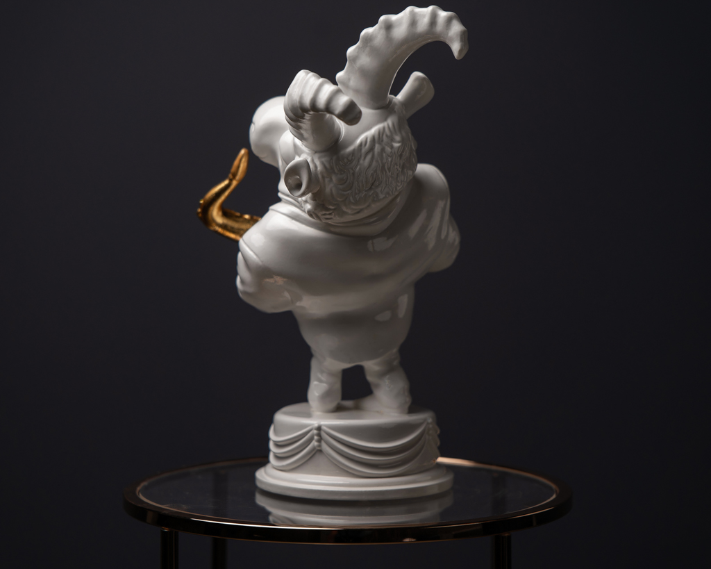 Statuette “Capricorn in the Rhythm of Jazz with Gold”