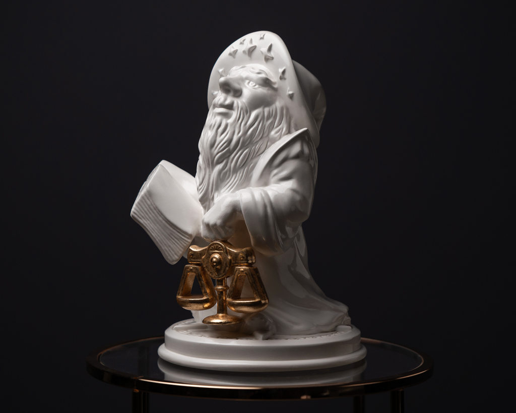 Statuette “Libra with Gold”