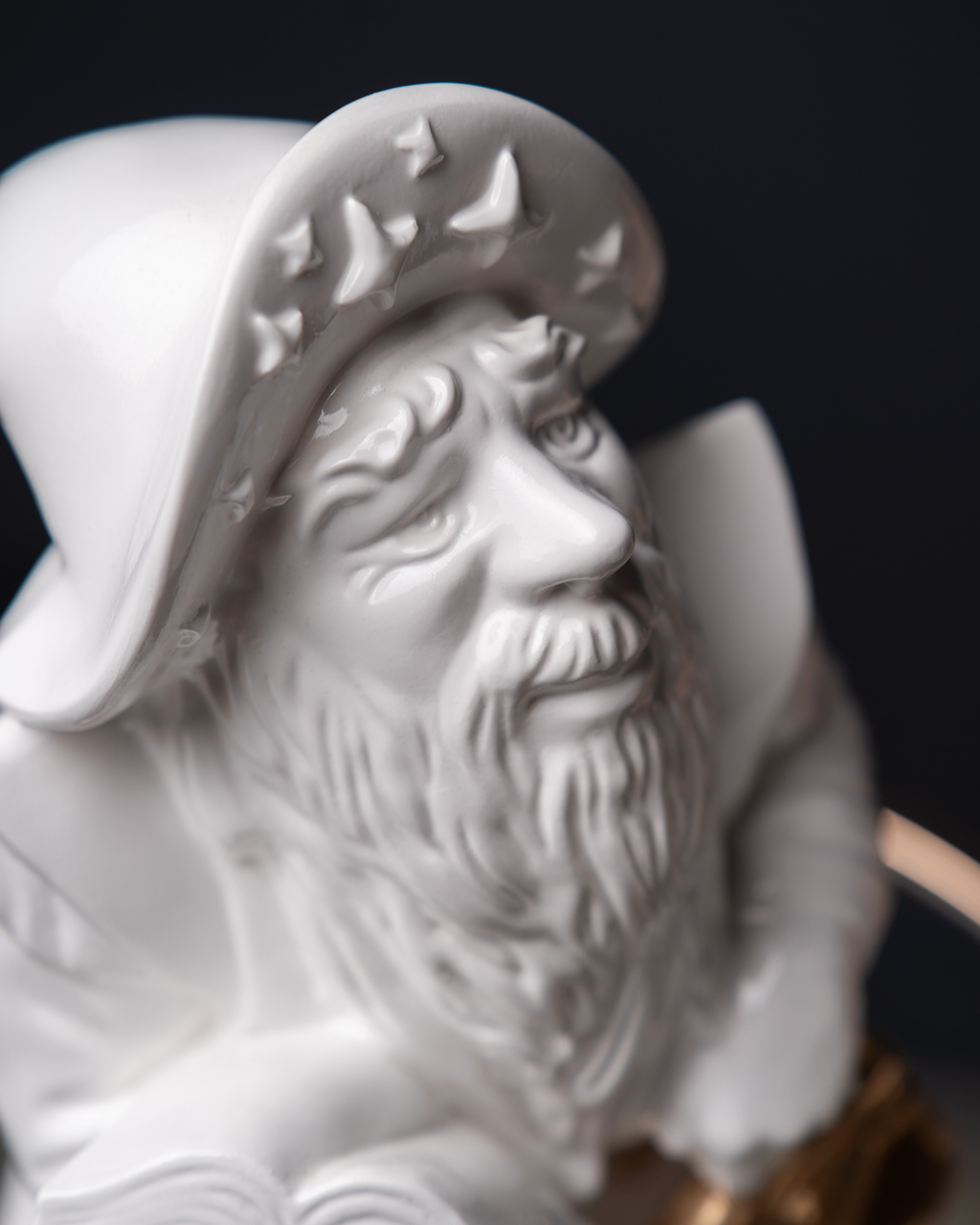 Statuette “Libra with Gold”