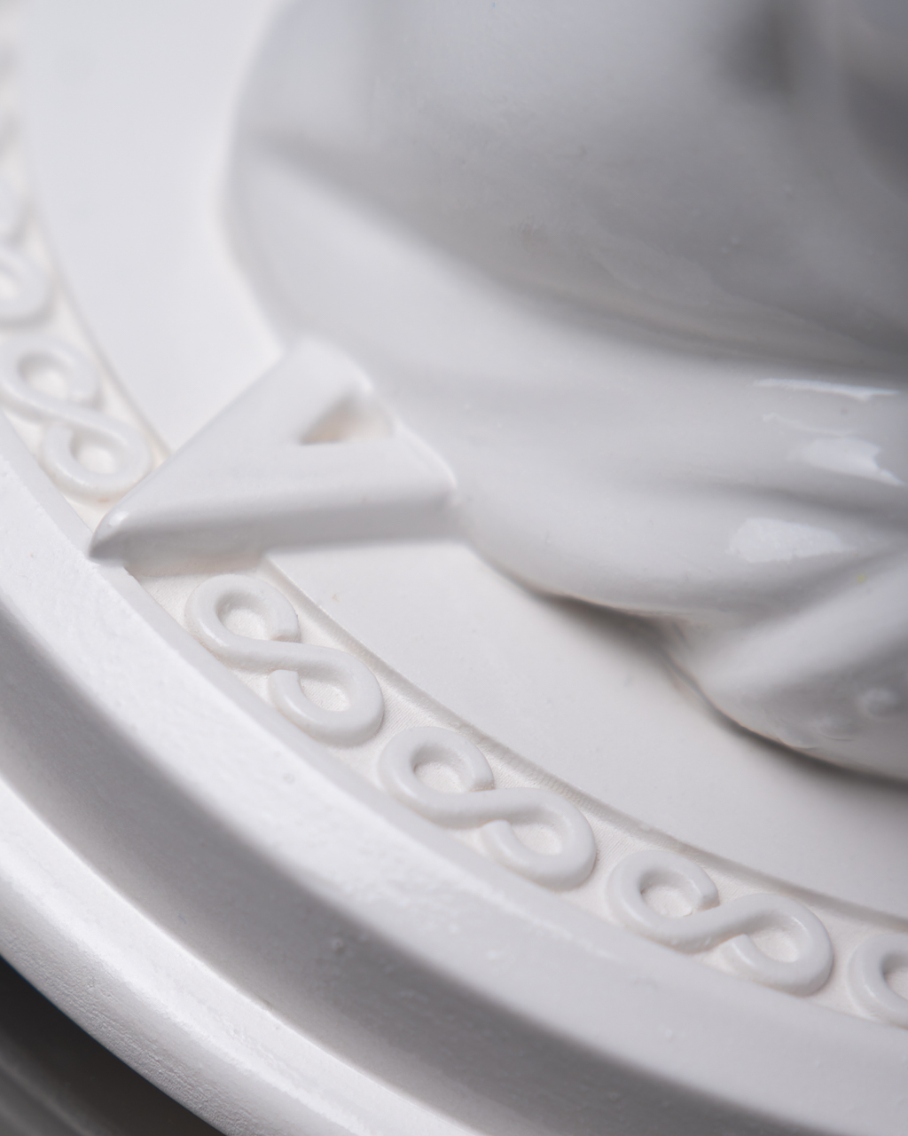 Statuette “Libra with Gold”