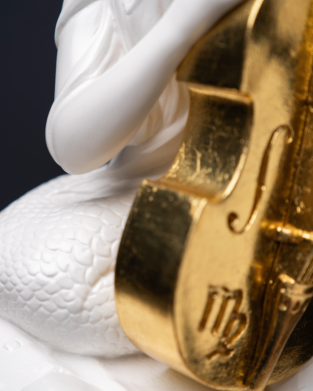Statuette “Musical Virgo with Gold”