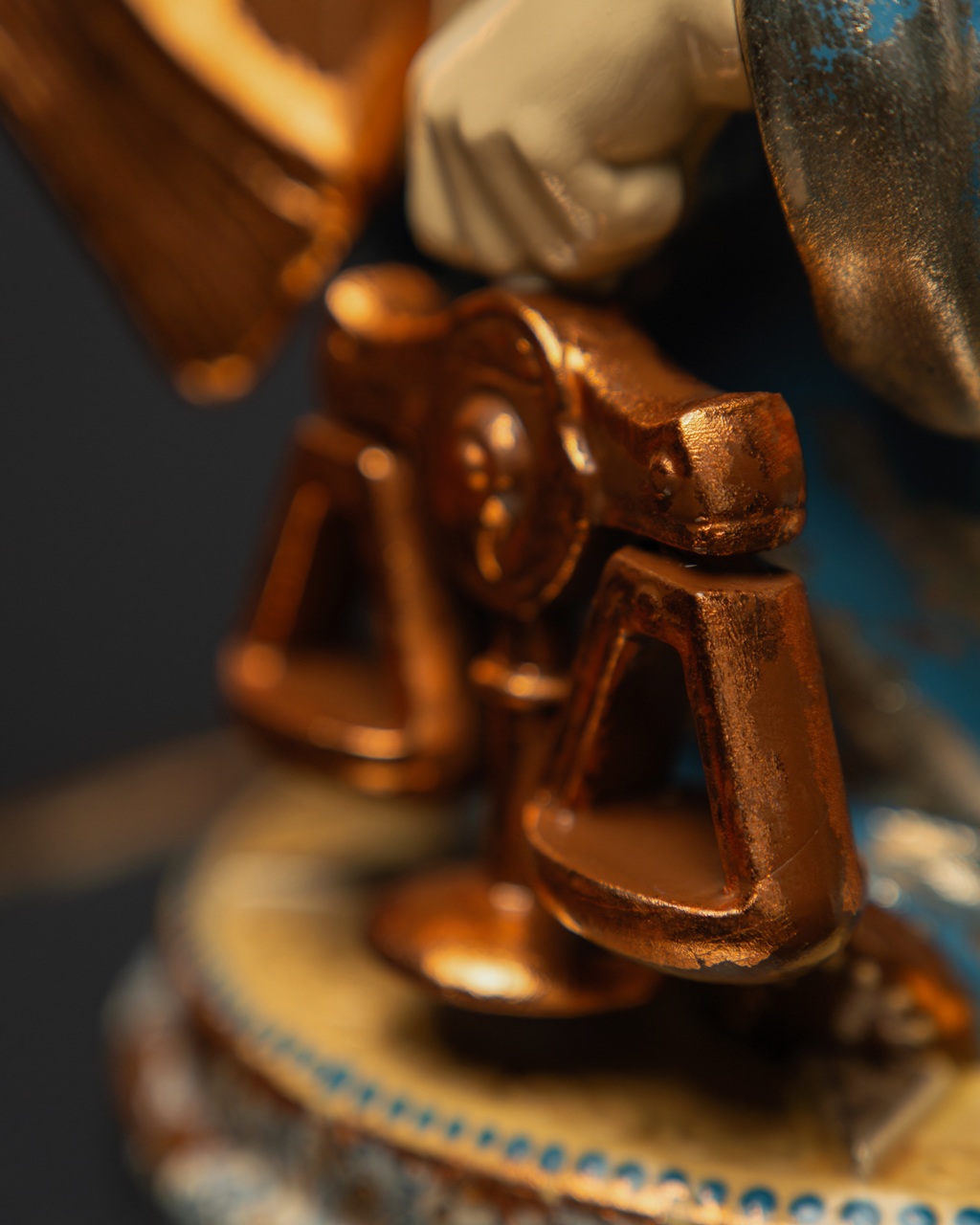 Libra Statuette – Blue Masquerade