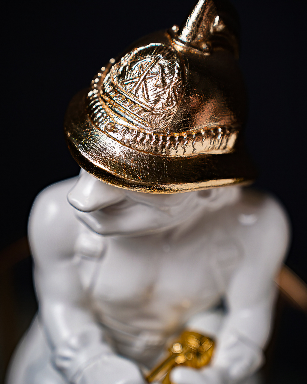 Statuette The Firefighting Aquarius with Gold