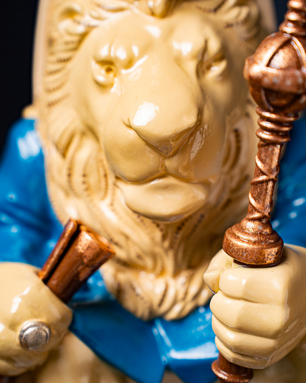 Statuette Leo – Blue Masquerade