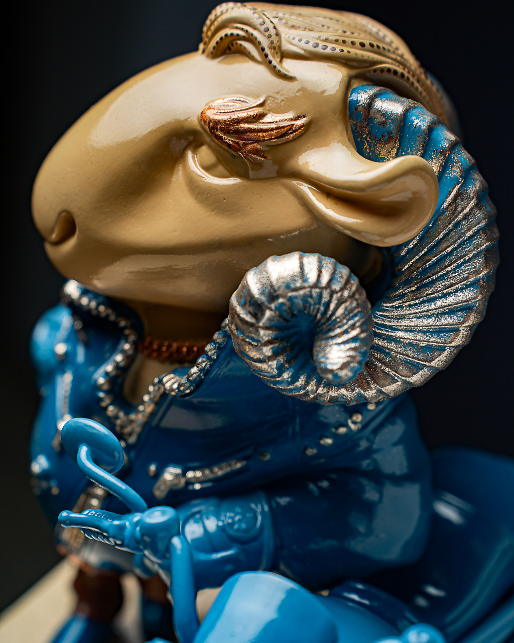 Statuette Aries – Blue Masquerade